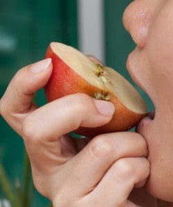 apple healthy teeth
